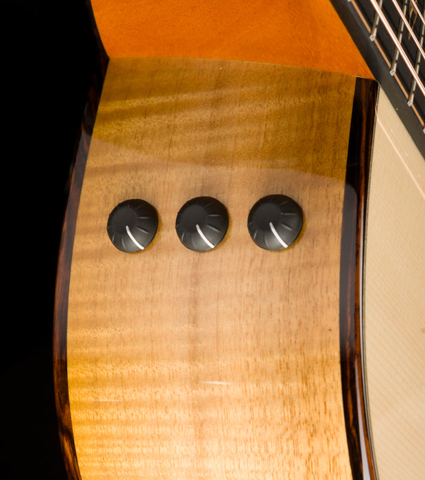 Taylor Custom Grand Auditorium C14ce Figured Myrtlewood Catch # 1 With Case