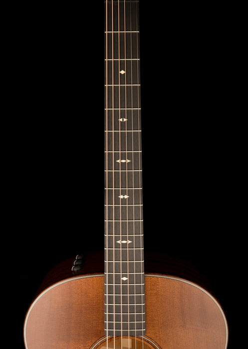 Taylor Builder's Edition 517e WHB Acoustic Electric Guitar Sunburst With Case