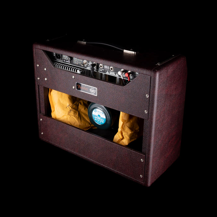 Pre-Owned Fender Special Run '65 Princeton Reverb Wine Red Guitar Amp Combo with Footswitch and Cover