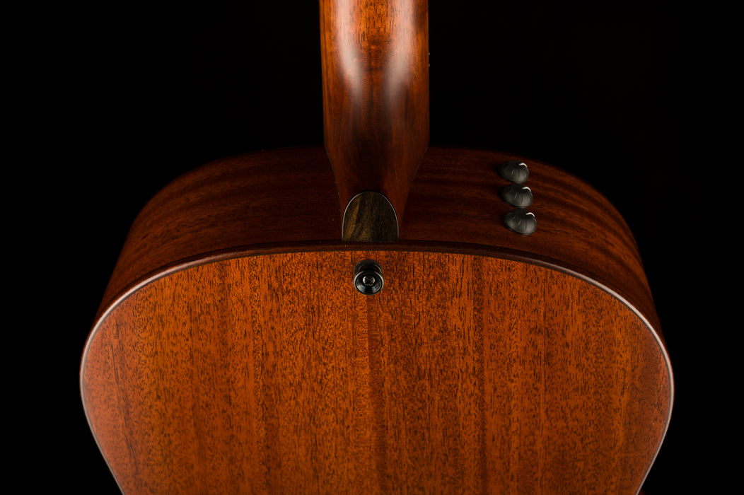 Taylor Builder's Edition 517e WHB Acoustic Electric Guitar Sunburst With Case
