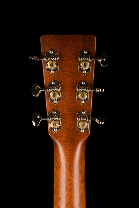 Martin 00-18 Sitka Solid Spruce Top Solid Mahogany Back & Sides Acoustic Guitar
