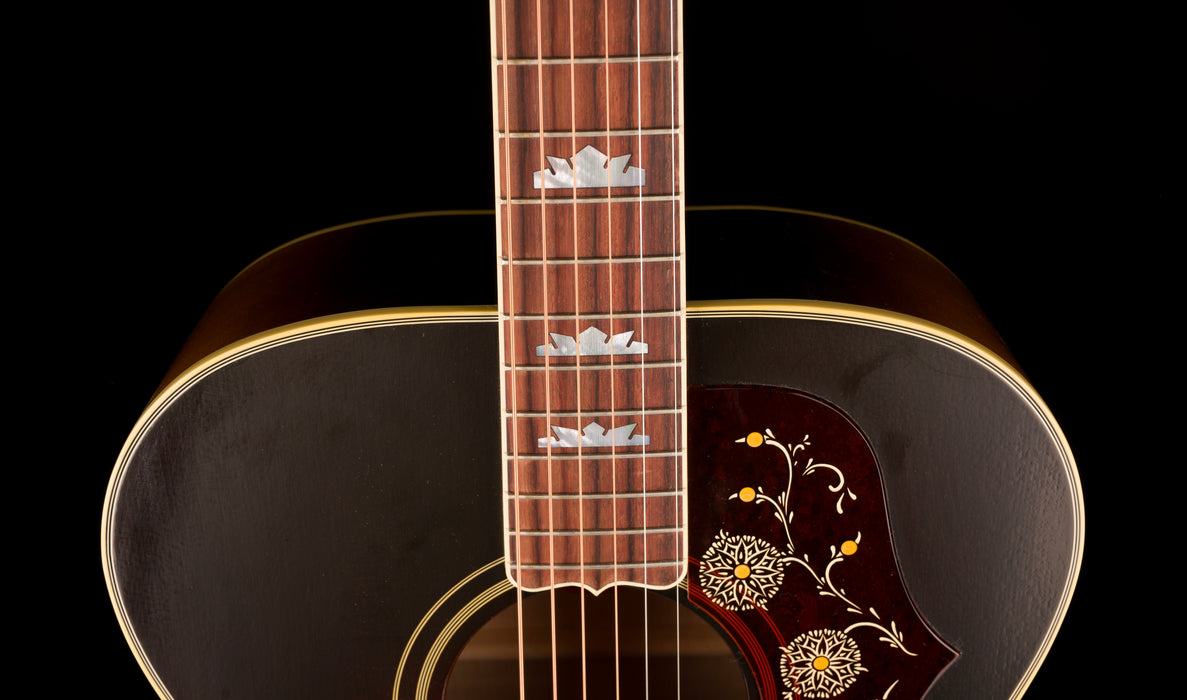 Gibson Custom Shop 1957 SJ-200 Vintage Sunburst with Case