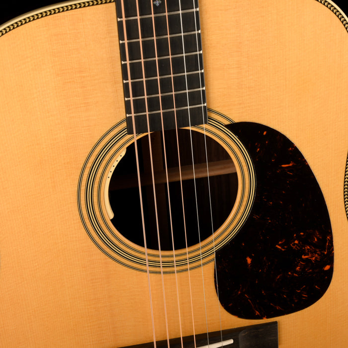 Martin HD-28E Standard (2025) LR Baggs Natural Acoustic Electric Guitar with Case