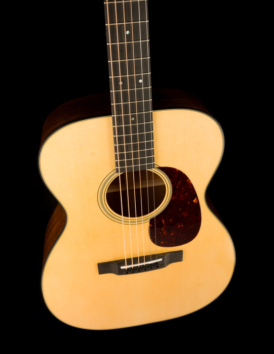 Martin 00-18 Sitka Solid Spruce Top Solid Mahogany Back & Sides Acoustic Guitar