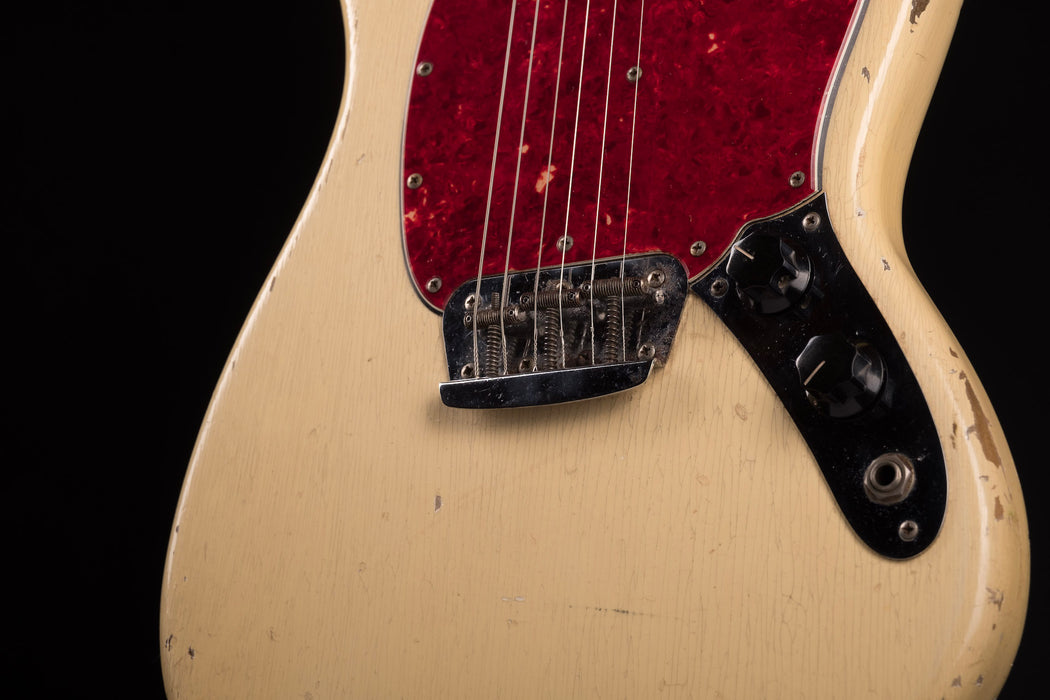 Pre Owned 1966 Fender Musicmaster Olympic White With Gig Bag