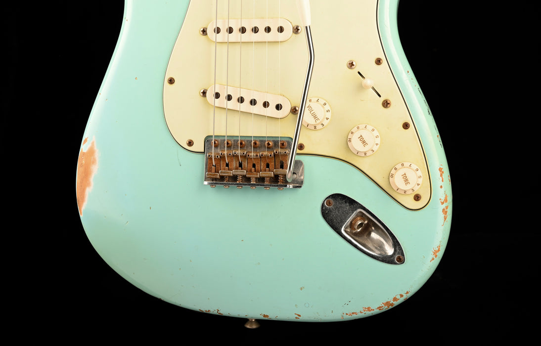 Pre Owned 2008 Fender Custom Shop 1960 Stratocaster Relic Daphne Blue With Case