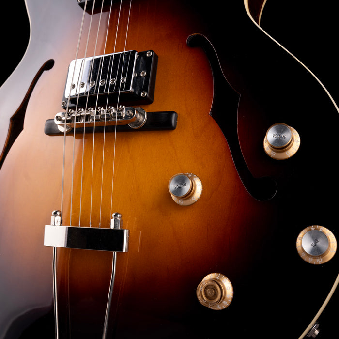 Pre Owned Loar 304T-CVS Sunburst Thinbody Archtop Electric Guitar With OHSC