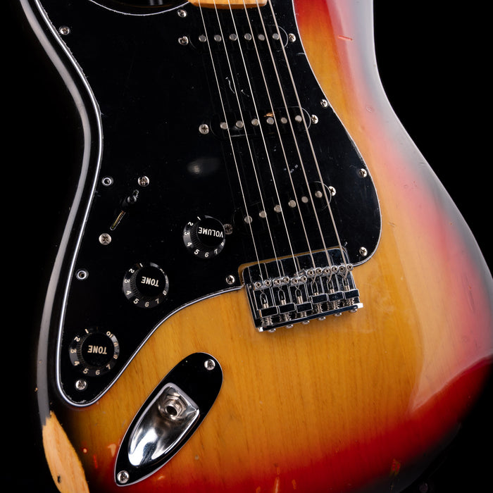Pre Owned 1977 Fender Stratocaster Left-Handed Hardtail 3-Tone Sunburst With OHSC