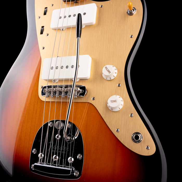 Pre Owned 2024 Fender Limited Edition Vintera II 50's Jazzmaster 3-Tone Sunburst With Gig Bag