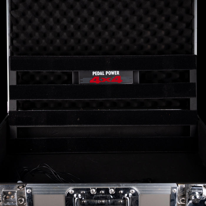 Used Pedaltrain Classic 2 TC Pedalboard with Voodoo Lab 4x4 Power Supply and Tour Case