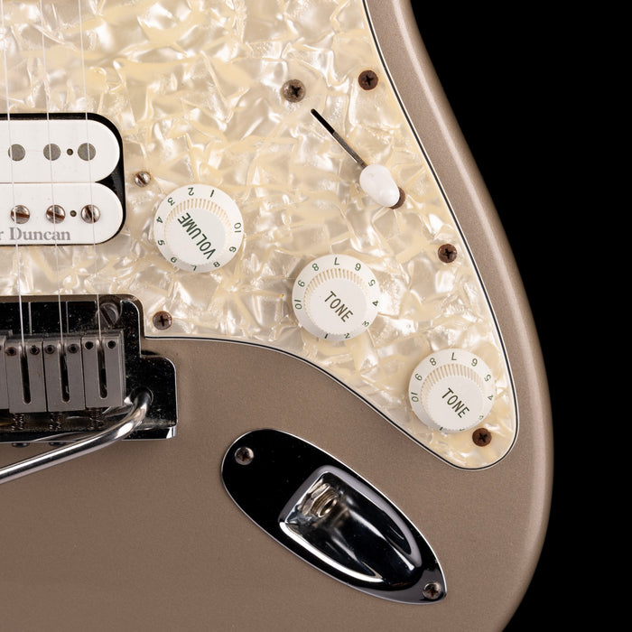 Pre-Owned 1996 Fender Lone Star Stratocaster HSS Shoreline Gold With OHSC