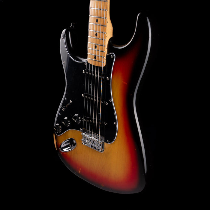 Pre Owned 1977 Fender Stratocaster Left-Handed Hardtail 3-Tone Sunburst With OHSC