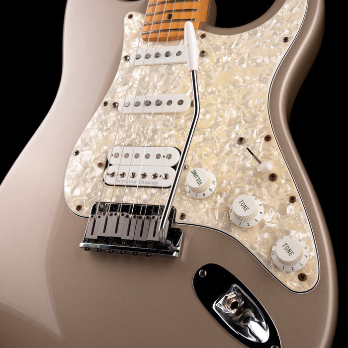 Pre-Owned 1996 Fender Lone Star Stratocaster HSS Shoreline Gold With OHSC