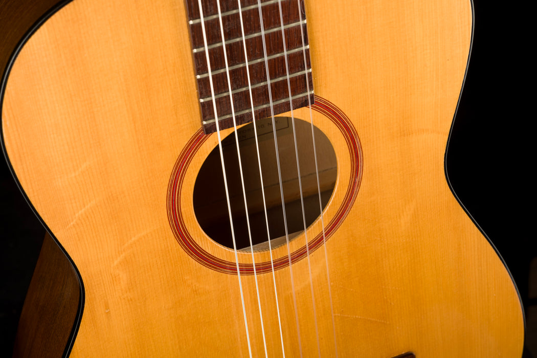 .Used Goya G-10 Classical Guitar with Case