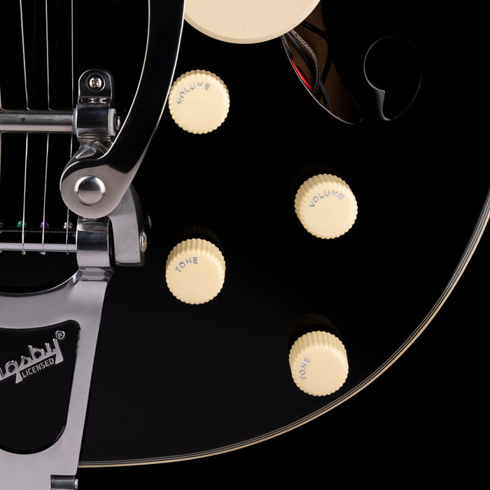 Pre-Owned Silvertone 1446V Black with Case