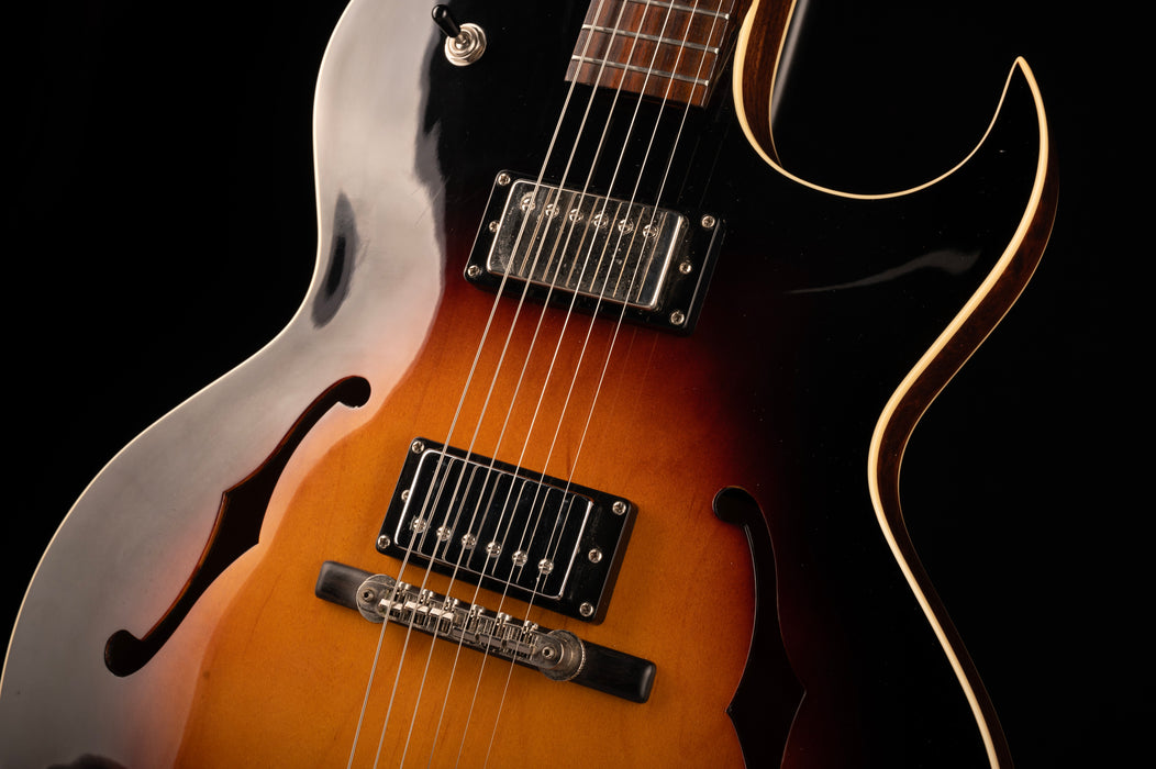 Pre Owned Loar LH-304T CVS Thinbody Archtop Cutaway Vintage Sunburst With HSC