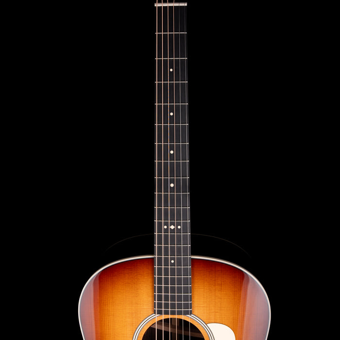 Taylor Gold Label 717e Sunburst with CaseTaylor Gold Label 717e Sunburst with Case