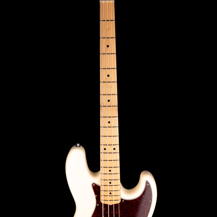 Pre-Owned 2012 Fender American Standard Jazz Bass MN - Olympic White With Gig Bag
