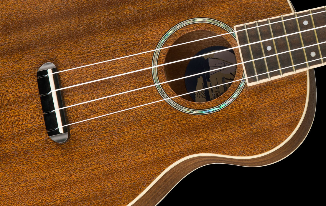 Fender Zuma Concert Ukulele Walnut Fingerboard Natural Front Body Detail