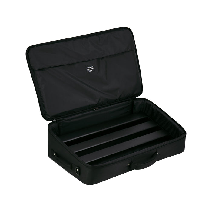 Mono Pedalboard Rail Medium Black With Stealth Club Accessory Case - PFX-PBR-M-BLK-BDL