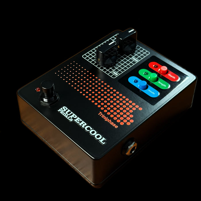 Supercool The Triniphase Phaser Pedal Angle