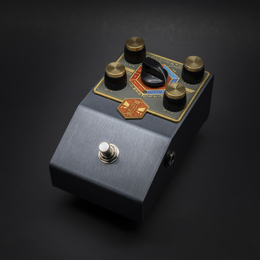 Beetronics FX Pollinator Hazee Delay Pedal Angle