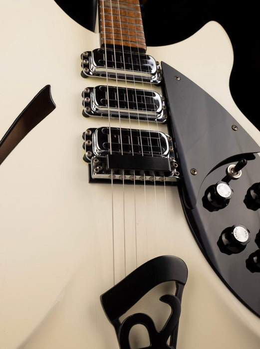 Pre Owned 1990 Rickenbacker 370WB White With Case