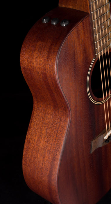 Taylor GTe Mahogany Acoustic-Electric Guitar With Aerocase