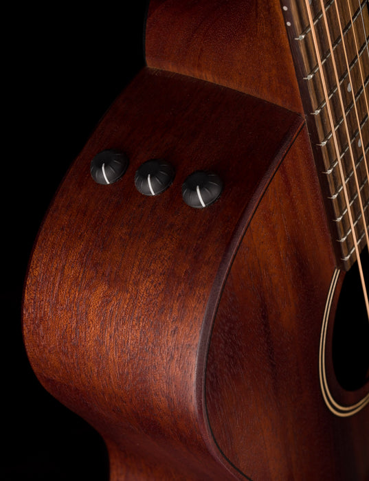 Taylor GTe Mahogany Acoustic-Electric Guitar With Aerocase