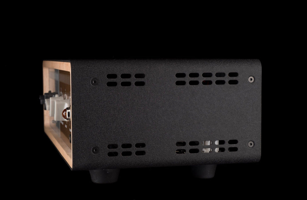 Pre Owned Universal Audio OX Amp Top Box Speaker Simulator With Adapter