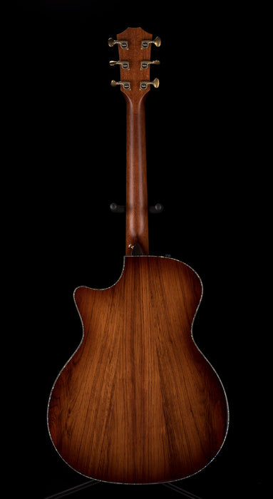 Taylor Custom Grand Auditorium Presentation/900 Series Honduran Rosewood and Sinker Mahogany With Case