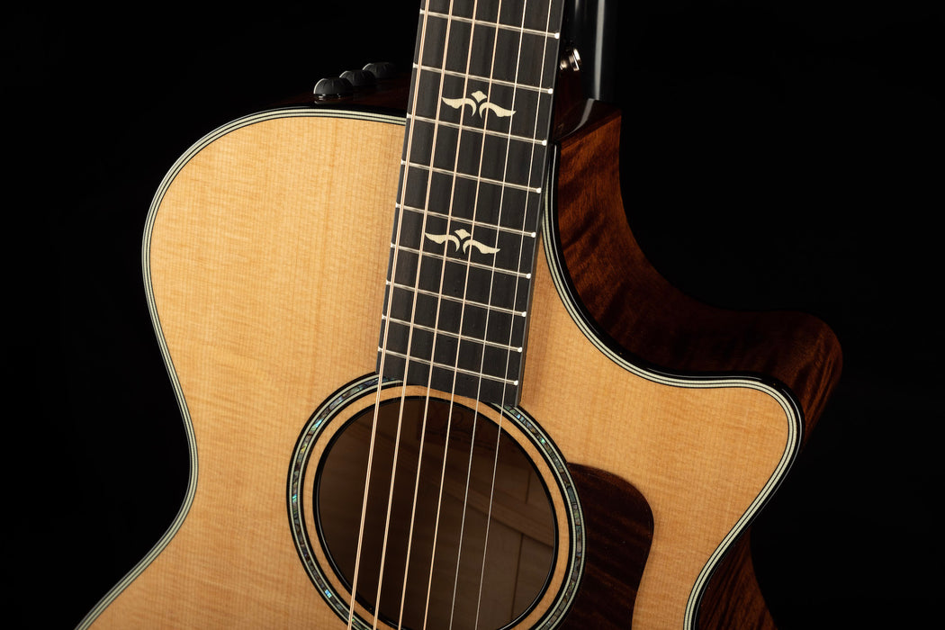 Taylor 612ce 12-Fret Grand Concert 12 Fret Acoustic Electric Guitar Sitka Spruce top