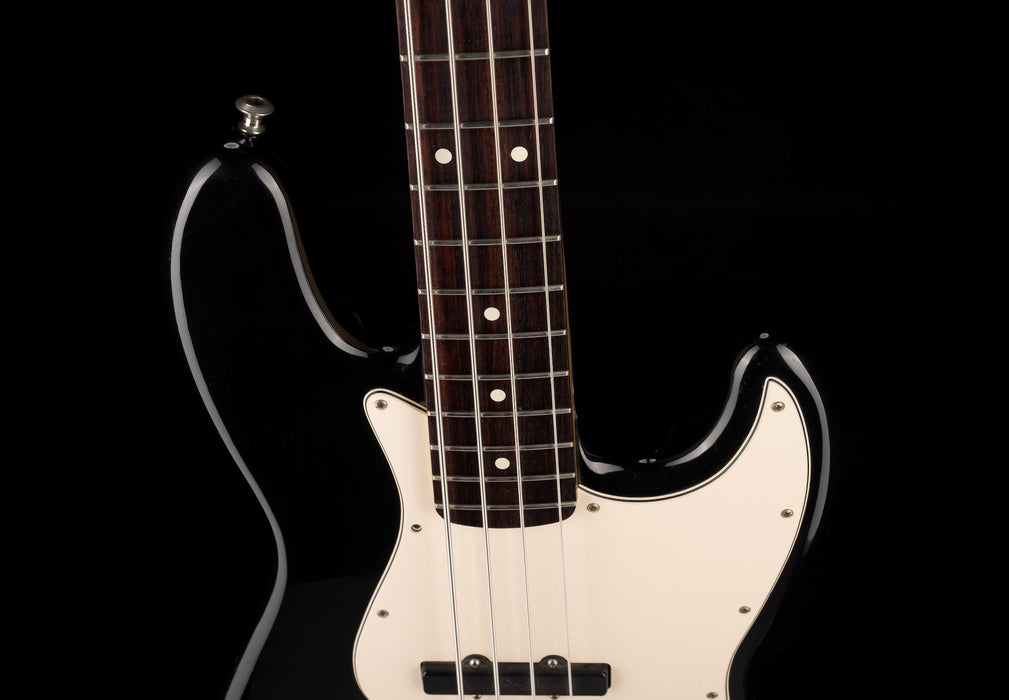 Pre Owned 2005 Fender Jazz Bass Standard Bartolini Noiseless Pickups Black With Gig Bag