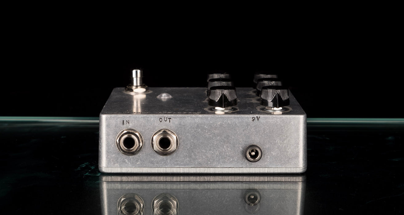 Fairfield Circuitry KFH 8778 "Shallow Water" LFO K-Field Moudulator Pedal