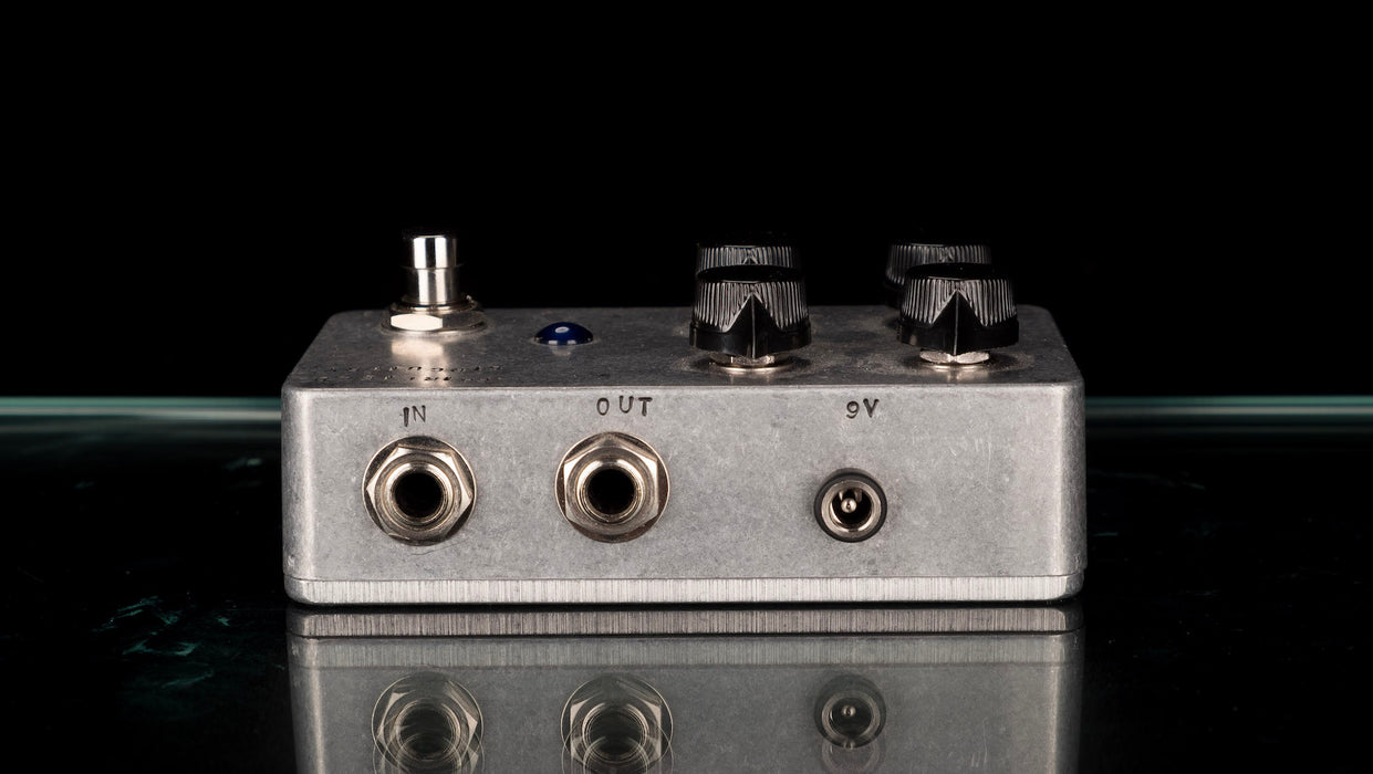 Fairfield Circuitry AFO 622 ~900 About 900 Fuzz Pedal