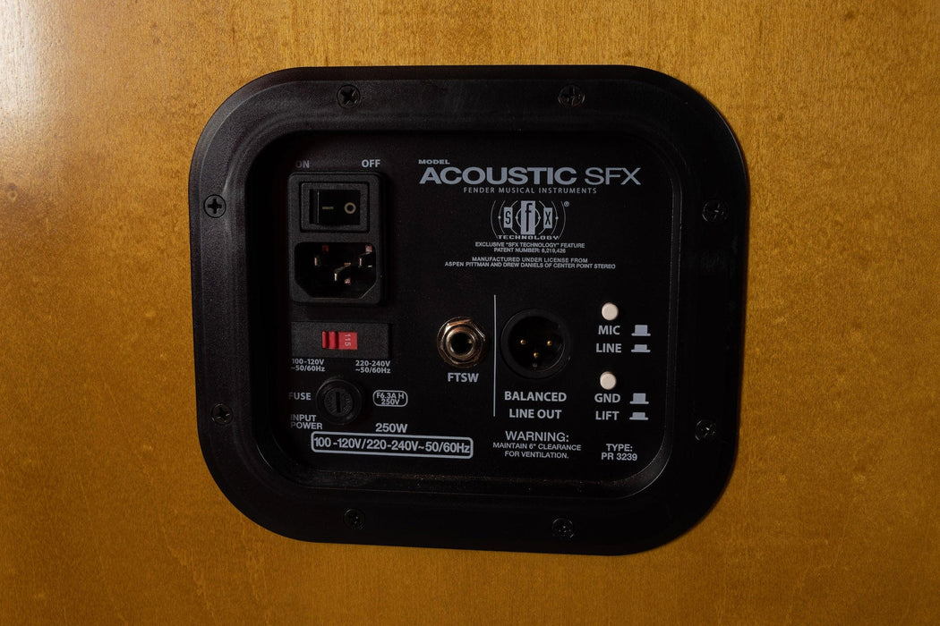 Used Fender Acoustic SFX Amp with Cover