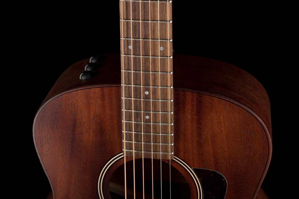 Taylor GTe Mahogany Acoustic-Electric Guitar With Aerocase