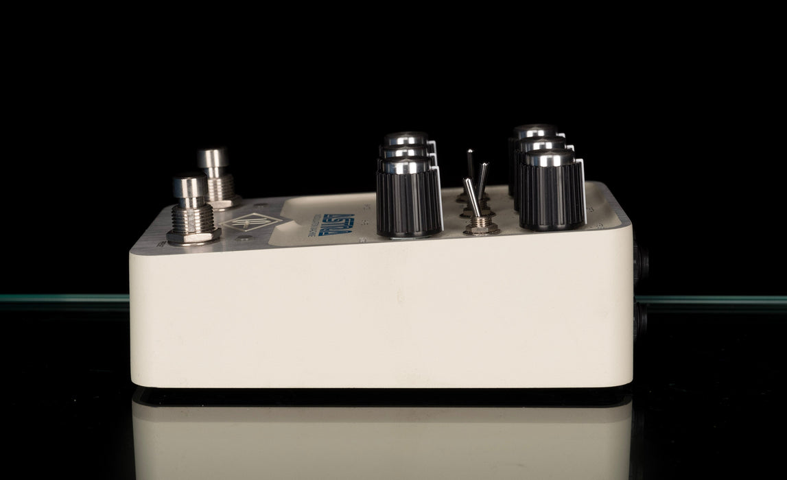 Used Universal Audio Astra Modulation Machine Pedal With Box