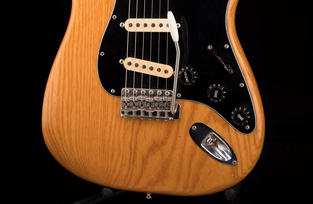 vUsed 1979 Fender Stratocaster Natural with Gig Bag