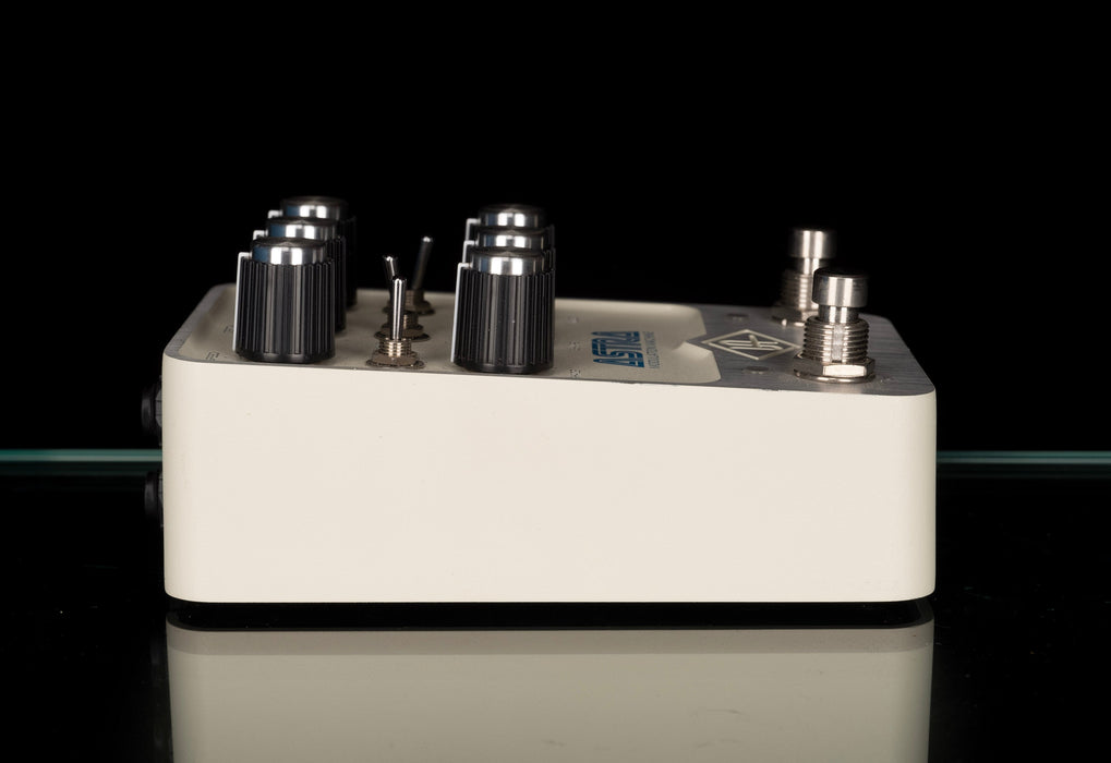 Used Universal Audio Astra Modulation Machine Pedal With Box