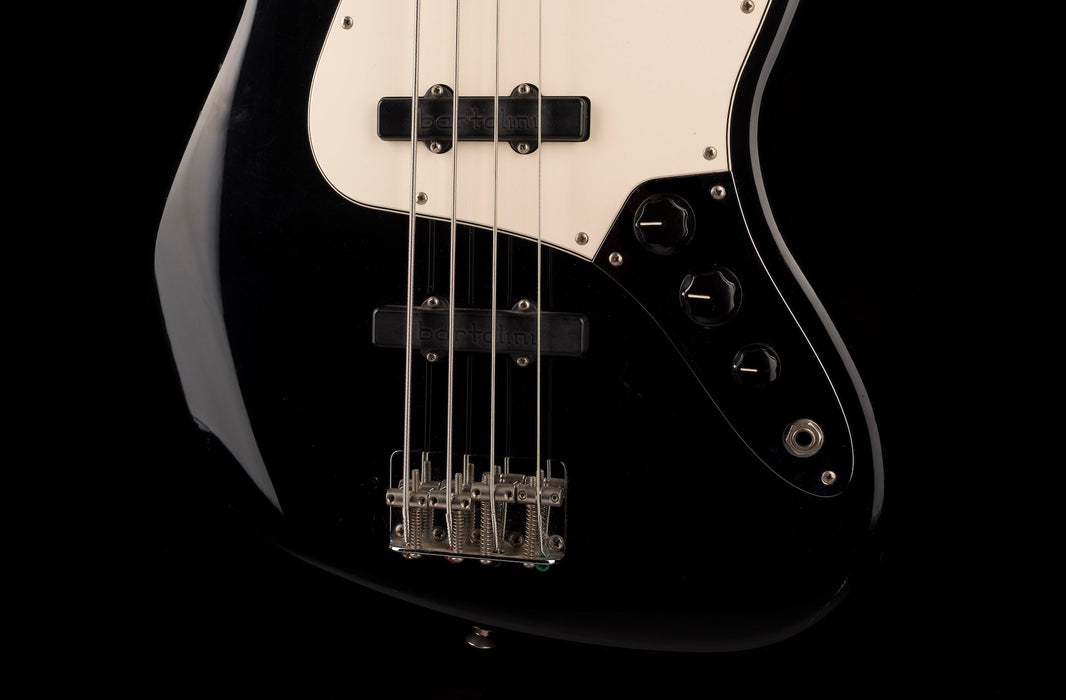 Pre Owned 2005 Fender Jazz Bass Standard Bartolini Noiseless Pickups Black With Gig Bag