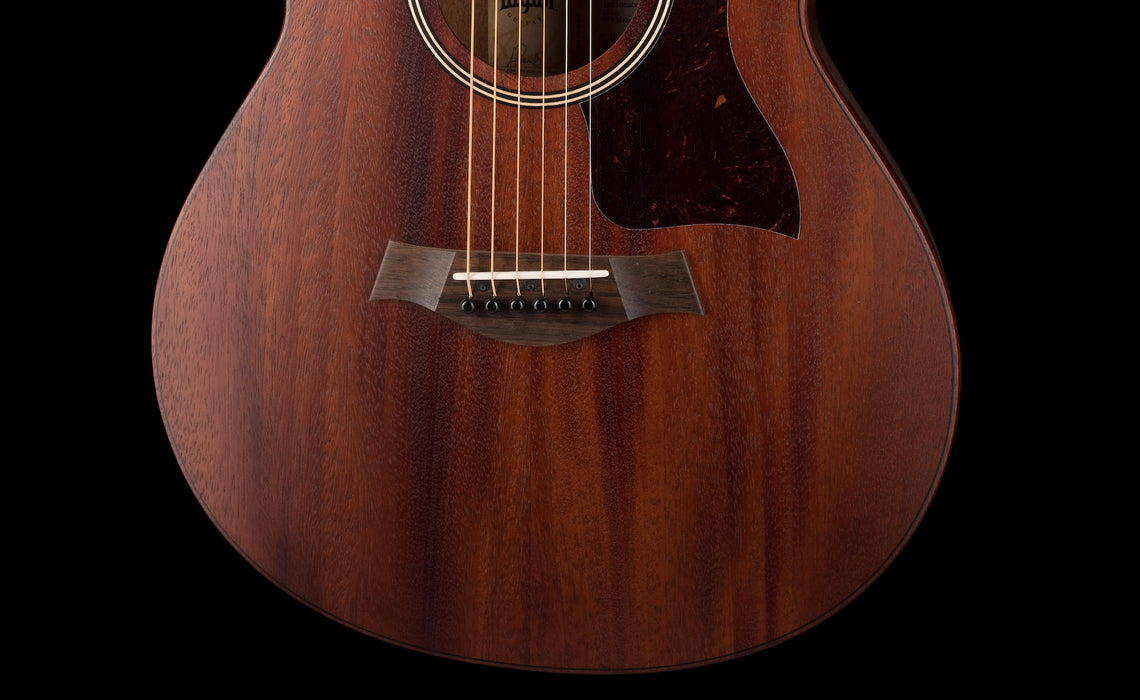 Taylor GTe Mahogany Acoustic-Electric Guitar With Aerocase