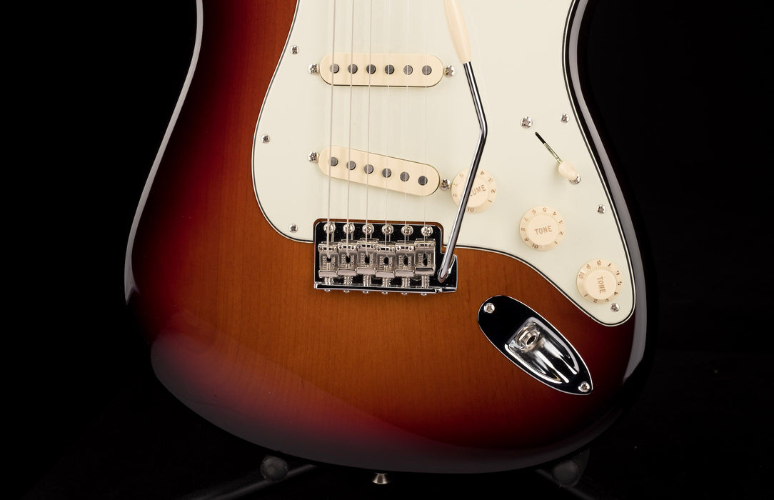 Fender American Original 60's Stratocaster 3-Tone Sunburst With Case ***B-STOCK***