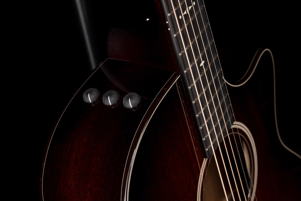 Taylor 524ce Acoustic Sunburst Electric Guitar