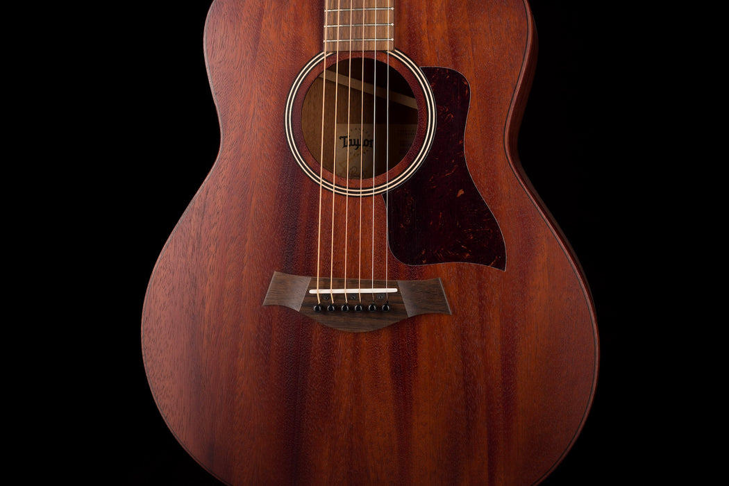 Taylor GTe Mahogany Acoustic-Electric Guitar With Aerocase