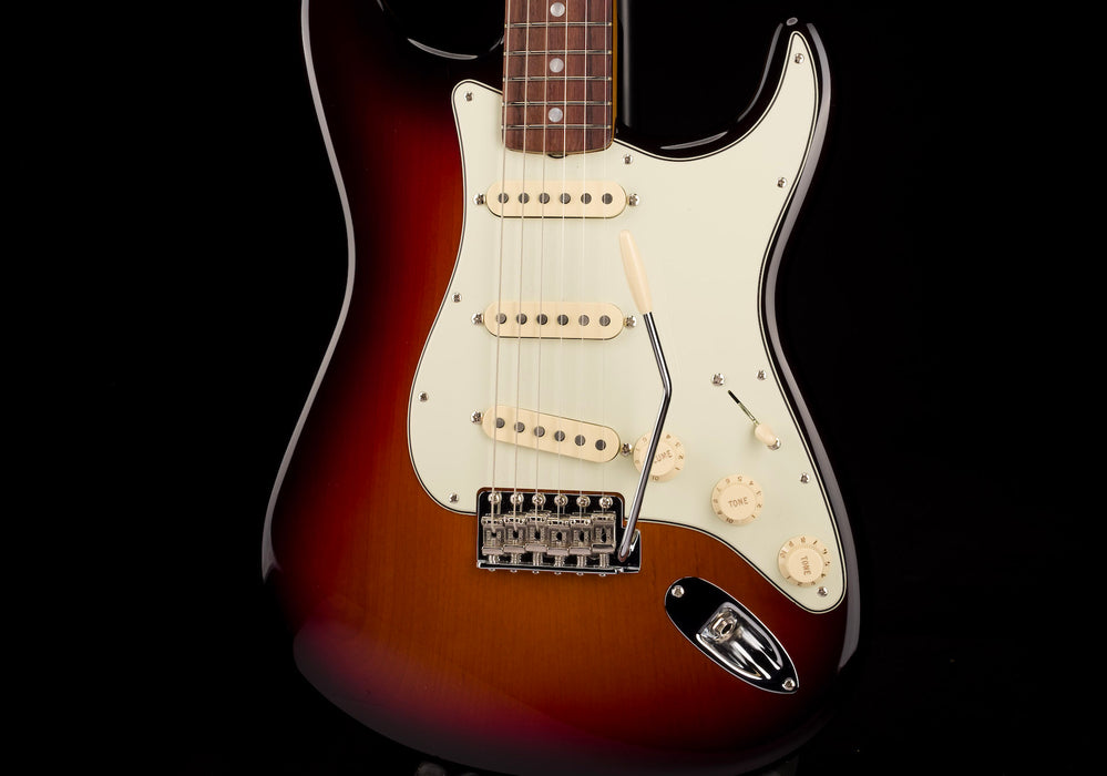 Fender American Original 60's Stratocaster 3-Tone Sunburst With Case ***B-STOCK***