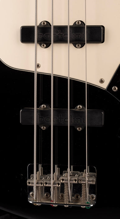 Pre Owned 2005 Fender Jazz Bass Standard Bartolini Noiseless Pickups Black With Gig Bag