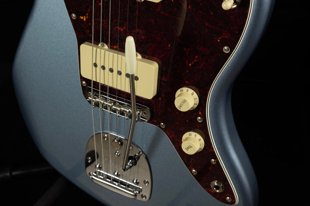 Used Fender Vintera '60s Jazzmaster Ice Blue Metallic