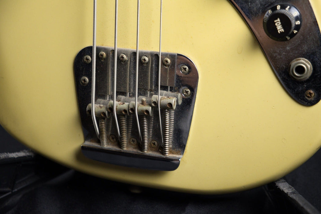 Vintage 1977 Fender Mustang Short Scale Bass White w/ OHSC