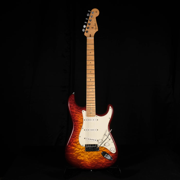 Pre Owned 2012 Fender Custom Shop Custom Deluxe Stratocaster Quilt Maple w/ OHSC